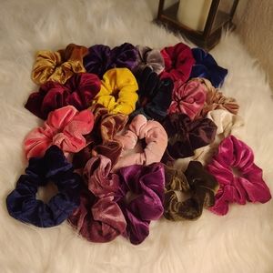 🇺🇸3/$15🇺🇸  Set of 20 Velvety Scrunchies- Not sure of brand?
